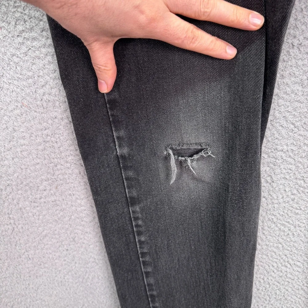 VTG Levis Jeans Mens 33x32 Black 505 Distressed Grunge Punk‎ Goth Indie Denim